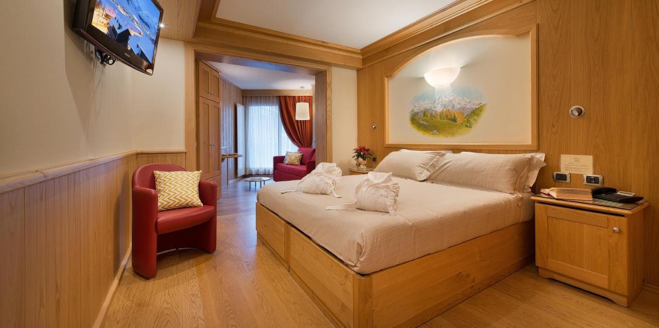 Hotel Baita Montana Ливиньо Экстерьер фото