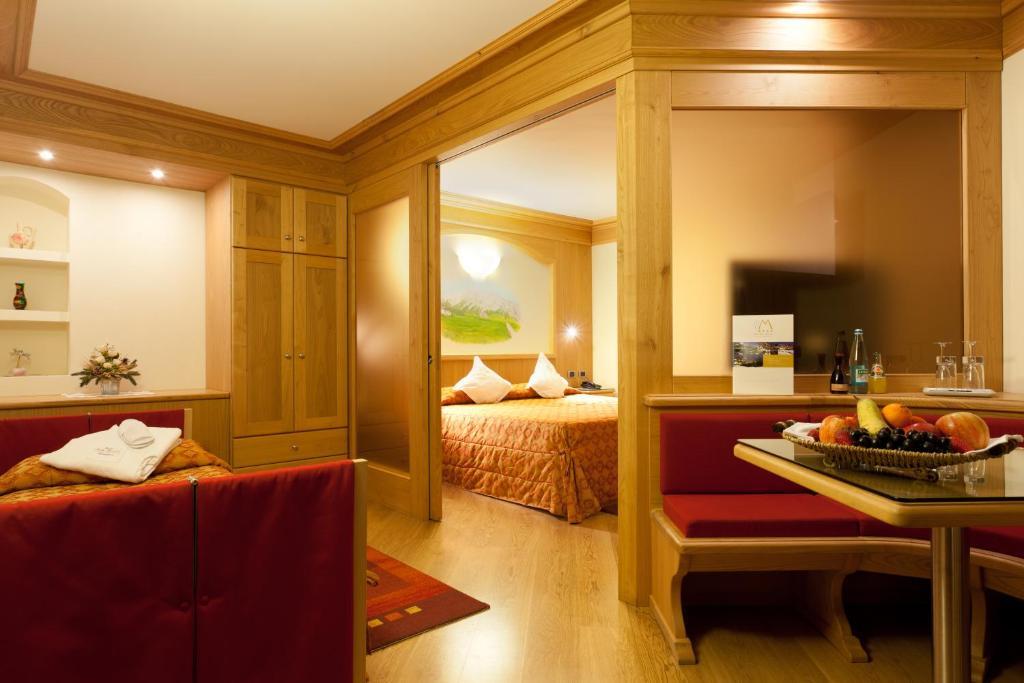 Hotel Baita Montana Ливиньо Номер фото
