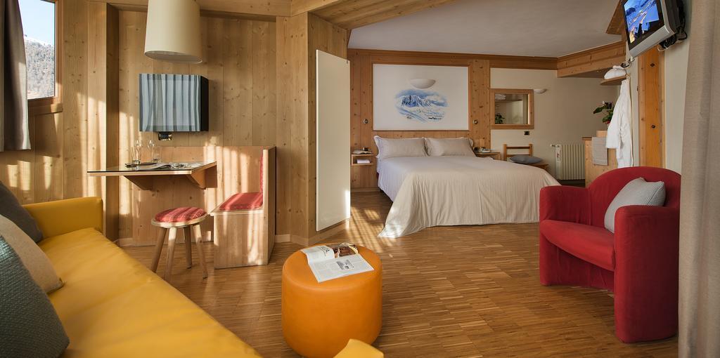 Hotel Baita Montana Ливиньо Экстерьер фото