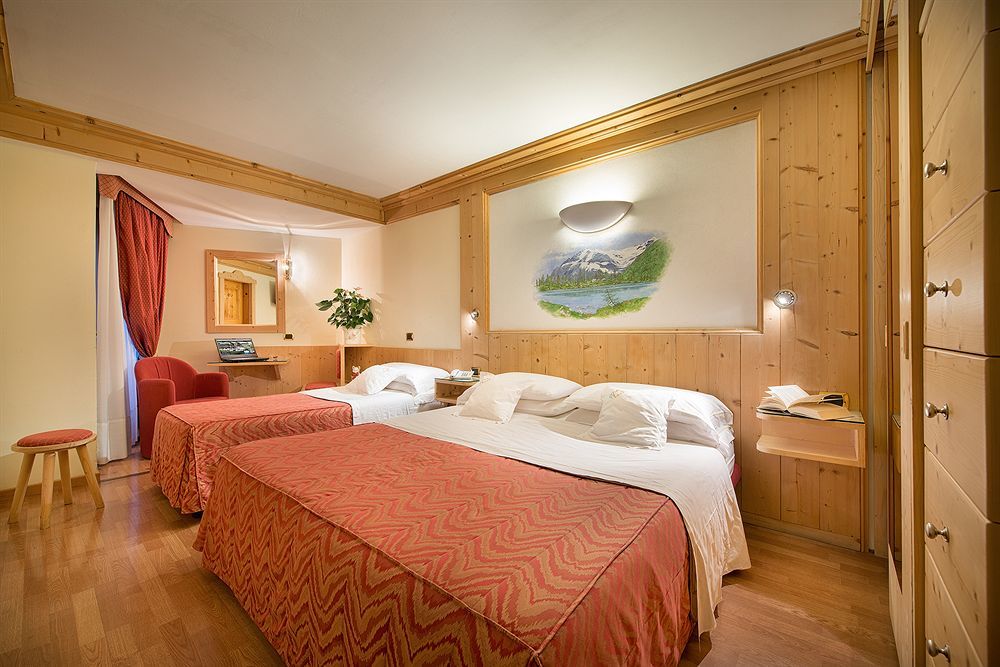 Hotel Baita Montana Ливиньо Экстерьер фото