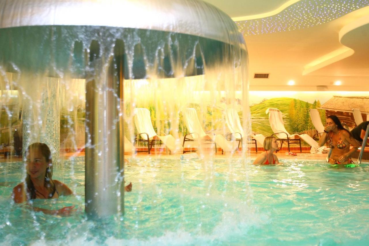 Hotel Baita Montana Ливиньо Экстерьер фото